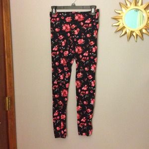 ❌SOLD❌Black floral leggings