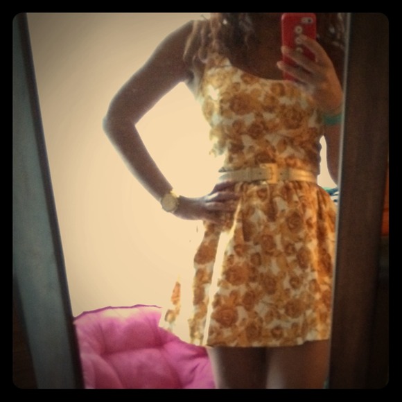 Dresses & Skirts - Dress