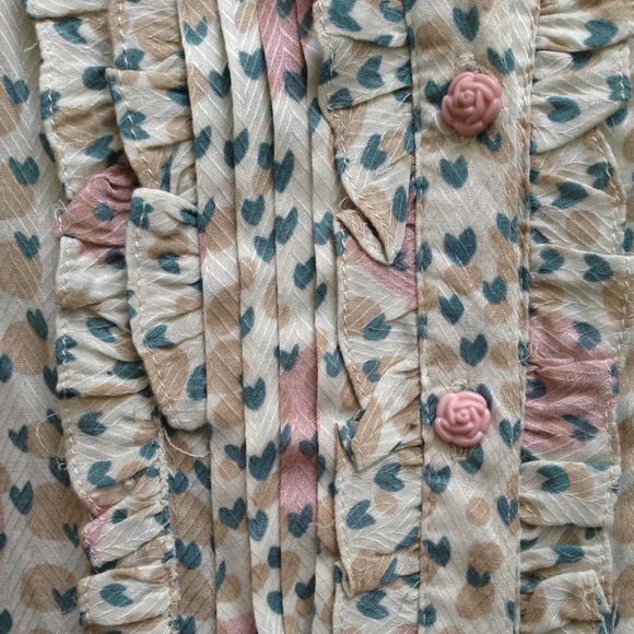 ⛔️SOLD⛔️Cute Springtime Floral Top - Picture 2 of 4