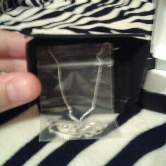 .925 sterling silver butterfly necklace - Picture 3 of 4