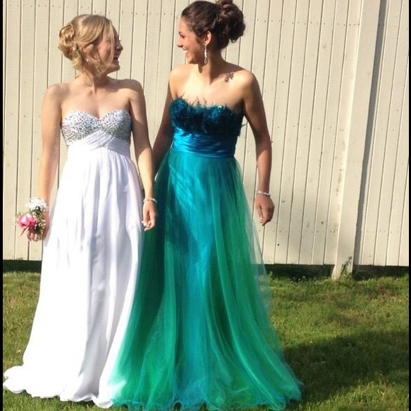 Prom dress in great condition!! - Picture 3 of 3