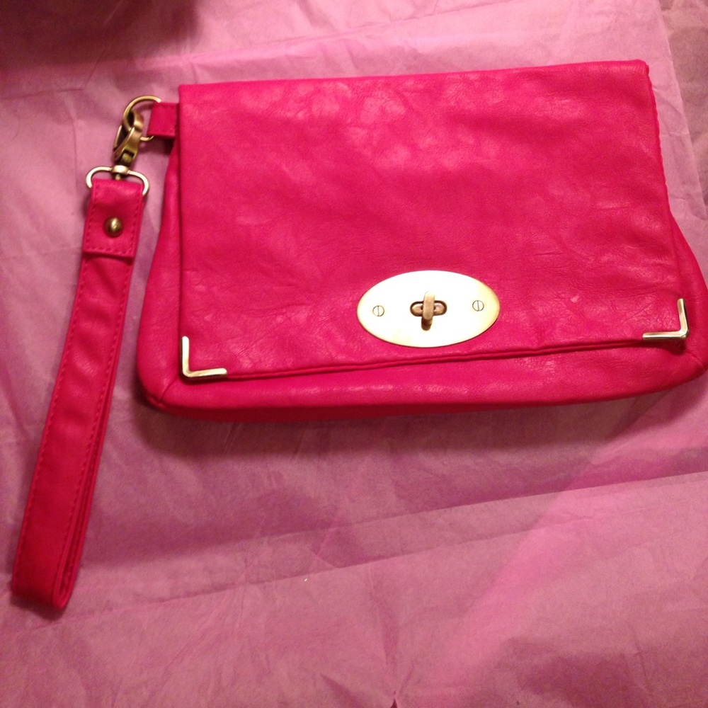👛 adorable pink clutch/wristlet 👛