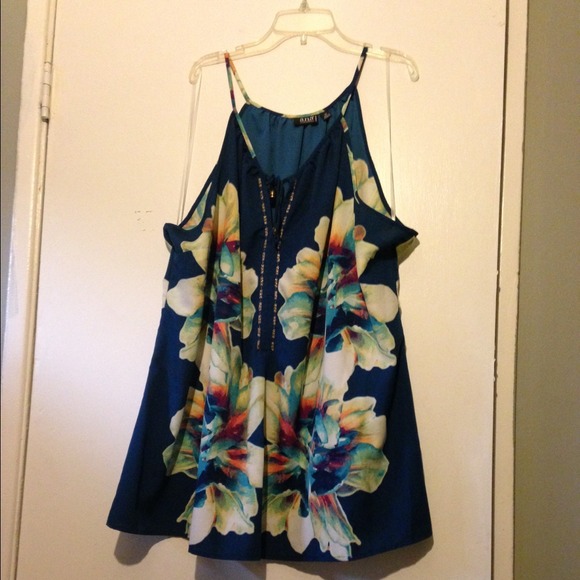 SOLD.....,,,Cute 100% polyester summer top