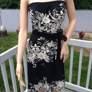 Black & White Floral Print Belted Strapless Dress