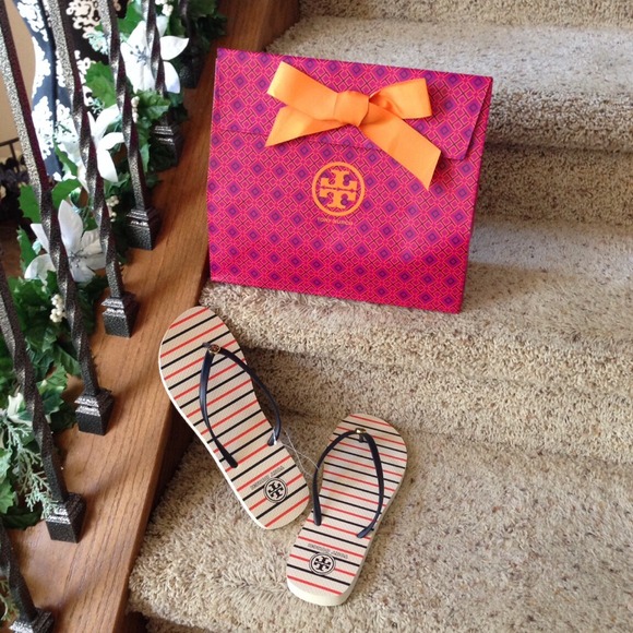 ⚡️Last Pair⚡️Tory Burch Flip Flops - Picture 2 of 2