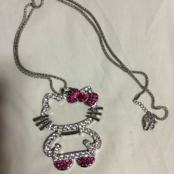 Hello kitty necklace
