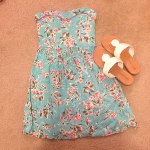 🌺SOLD🌺Xhilaration Blue floral strapless sundress