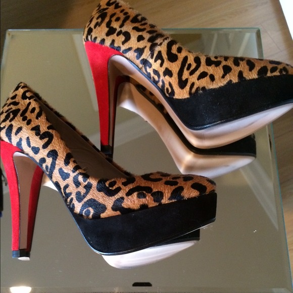 Heels - Picture 2 of 3
