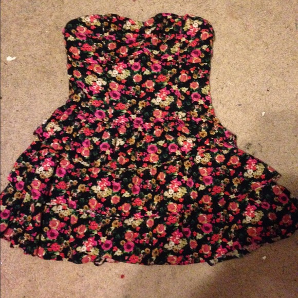 Strapless Floral Design