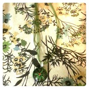 Green flower power necklace