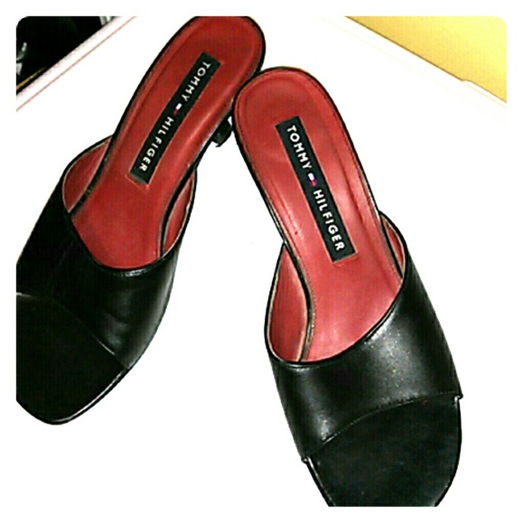 Tommy Hilfiger kitten heels- size 8M