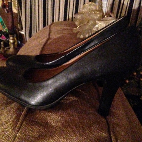 💥SALE💥👠SZ 9 Black comfy heels 👠