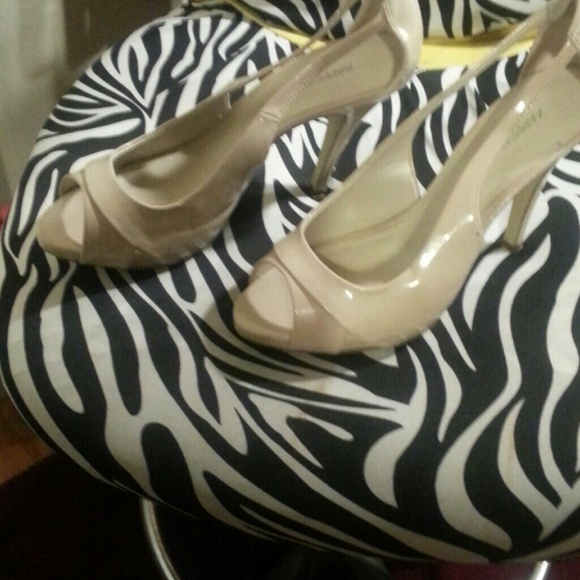 Shoes - Picture 2 of 3