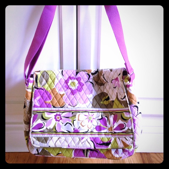 BNWT Vera Bradley Messenger Bag!