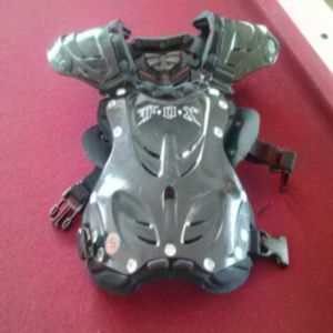 Fox youth chest protector