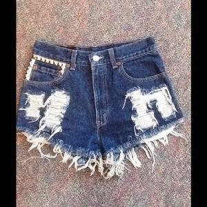 HIGH WAISTED STUDDED LEVI'S SHORTS (NWOT)