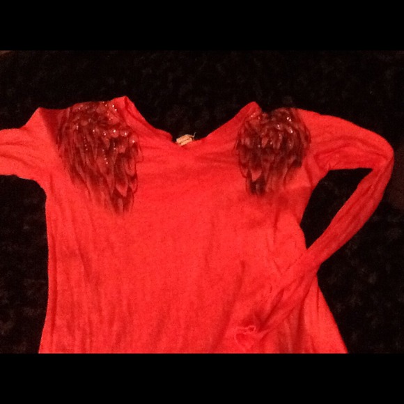 Lightweight angel wing top and bow necklace @ali65