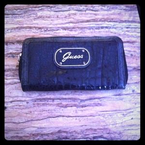 ❄️WINTER SALE❄️ GUESS WALLET