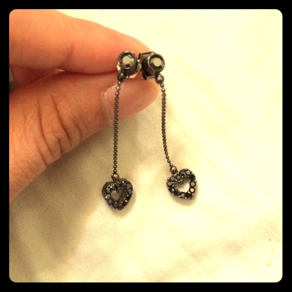 Black heart crystal earrings new