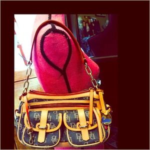Dooney Bourke purse. Perfect condition.