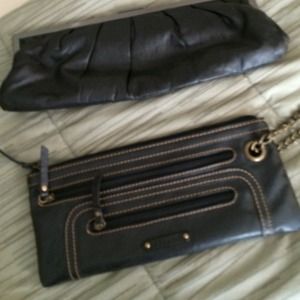 2 Black Clutches
