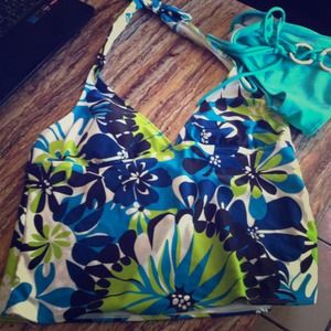 NWOT BATHING SUIT TOP