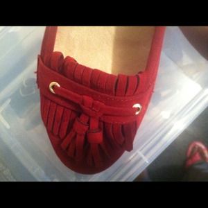 Red suede material flat shoe