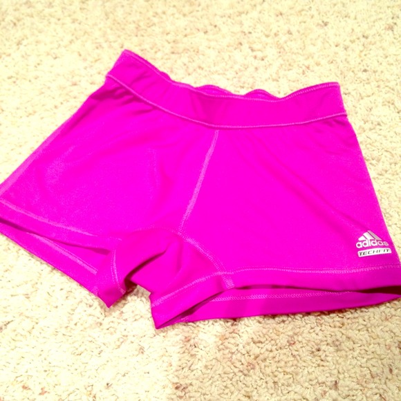 🔴SOLD🔴Magenta Adidas Spandex
