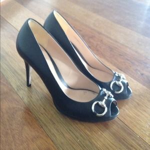 Authentic Gucci patent leather peep-toe pumps