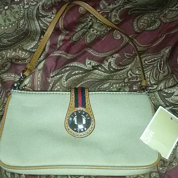 Michael Kors mini handbag. Never been used. - Picture 2 of 4