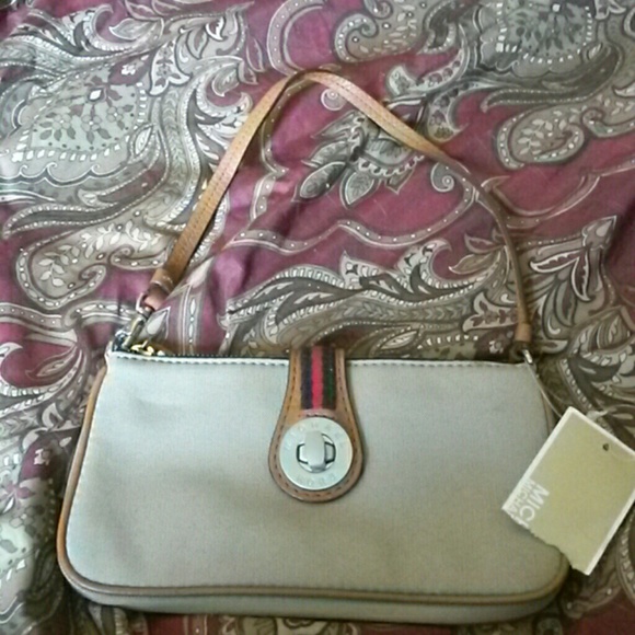 Michael Kors mini handbag. Never been used. - Picture 3 of 4