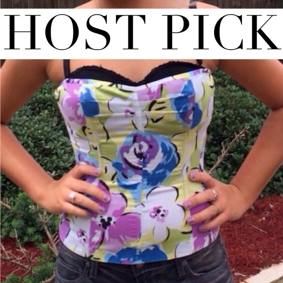 Host Pick 6/5🎉Floral Corset Like Top