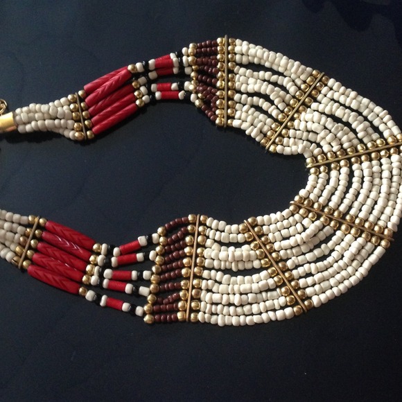 👀Off white and red pretty necklace👀 - Picture 2 of 2