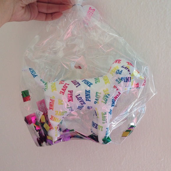 VS PINK dog Exclusive for PINK grand openings! 🎀