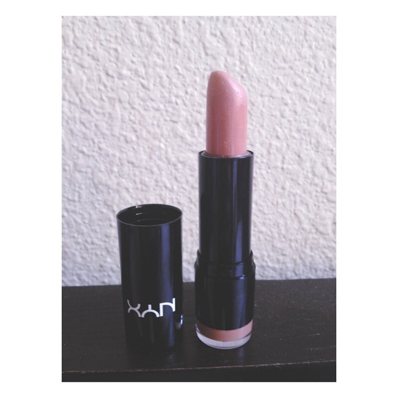 ✖️SOLD✖️NYX Summer love nude creamy lipstick