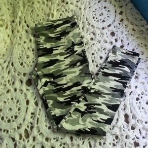SOLD Grey camo leggings