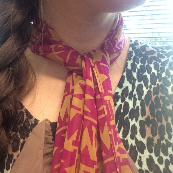 Missoni Scarf - Picture 6 of 8