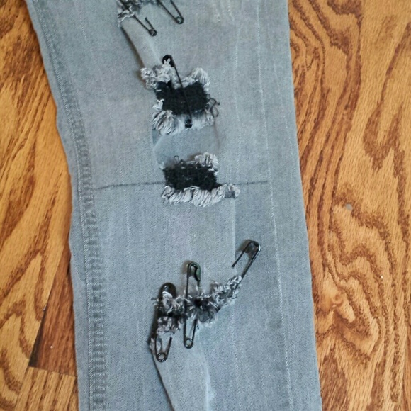 Gray Edgy Skinny Jeans - Picture 2 of 4