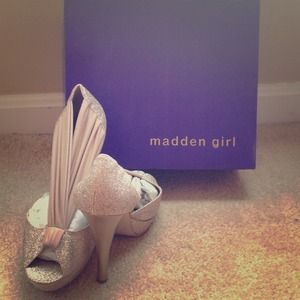 Shimmery gold peep toe madden girl heels