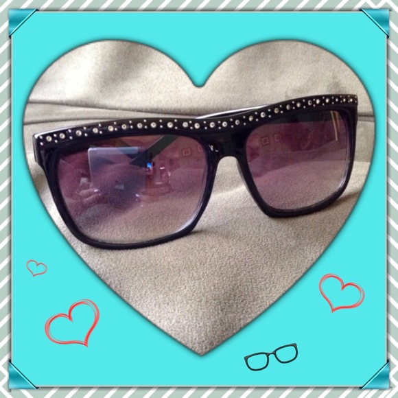 🎉HOST PICK🎉 ⚡REDUCED ⚡RHINESTONE BLING SUNNIES🌞 - Picture 3 of 3