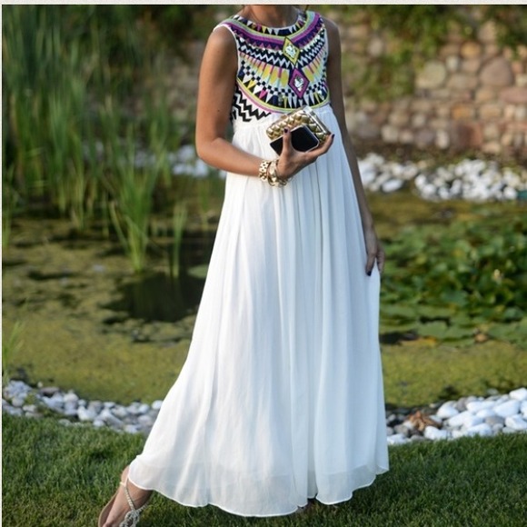 Dresses & Skirts - Aztec embroidered maxi dress