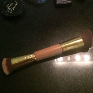 Tarte Slenderizer Bamboo Contouring Brush