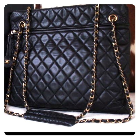 CHANEL Handbags - 💯 Auth. Chanel Black Leather Lamb Maxi Jumbo Bag!