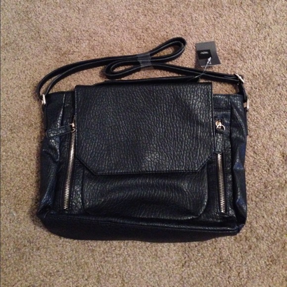 Mossimo Supply Co. Handbags - Black Slim Messenger Bag Crossbody