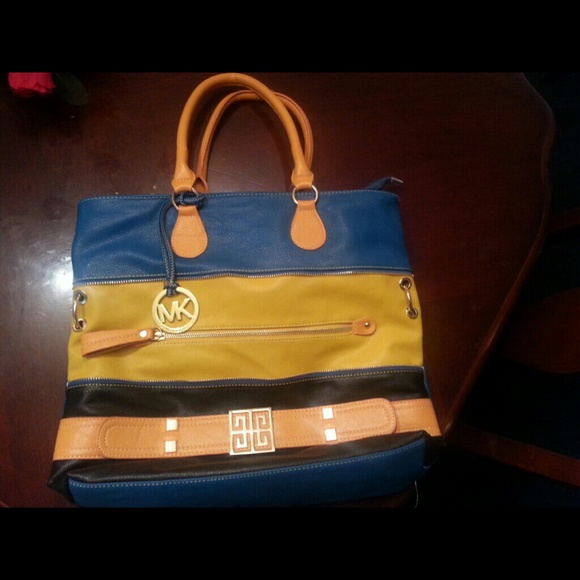 Authentic Micheal Kor Purse/Handbag