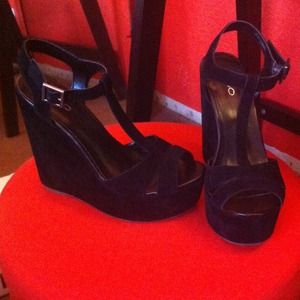 Black Aldo Wedges REDUCED PRICE❗️