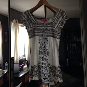 Creme design print shirt