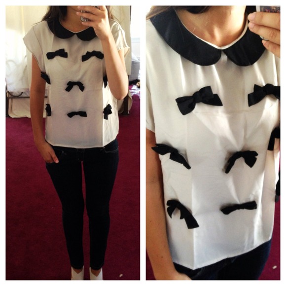 ❗HUGE SALE❗ Bow Collared Crop Top - Picture 2 of 4