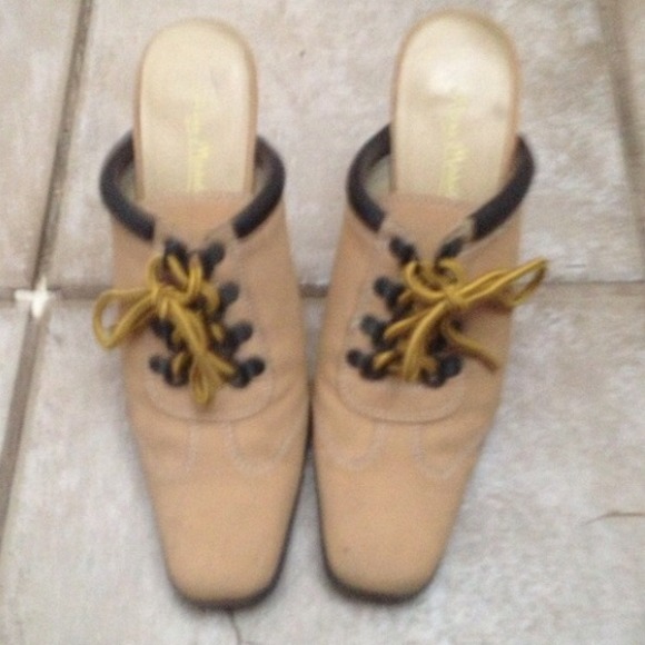 🚫SOLD🚫Slip On Heeled Boots