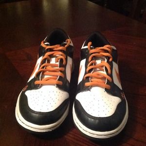 Reduced!!NIKE KIDS BLACK/WHITE/ORANGE GENTLY WORN